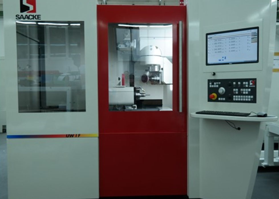 Femaxlig CNC-verktygsslipmaskin